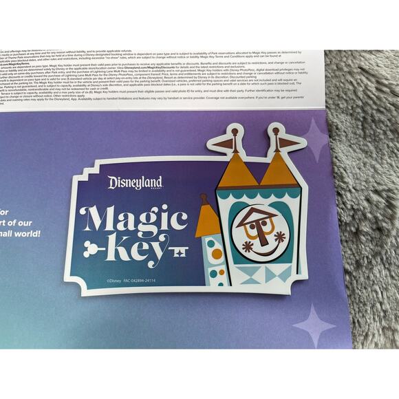 Disney Magic Key Passholders Magnet Small World Multicolor Home - Picture 7 of 9